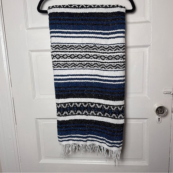 NWT Earth Ragz Southwestern Mexican Striped Falsa Throw Blanket Blue White Black - Picture 9 of 11